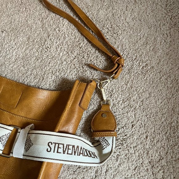 Steve Madden, Leather Crossbody EUC, Gold Spike Accents, Adjustable Strap - Picture 15 of 16